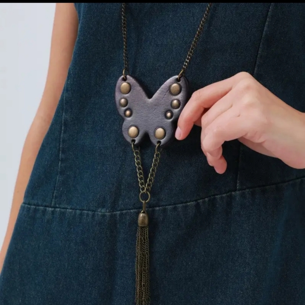 L2 Elegant Butterfly Leather Pendant Necklace